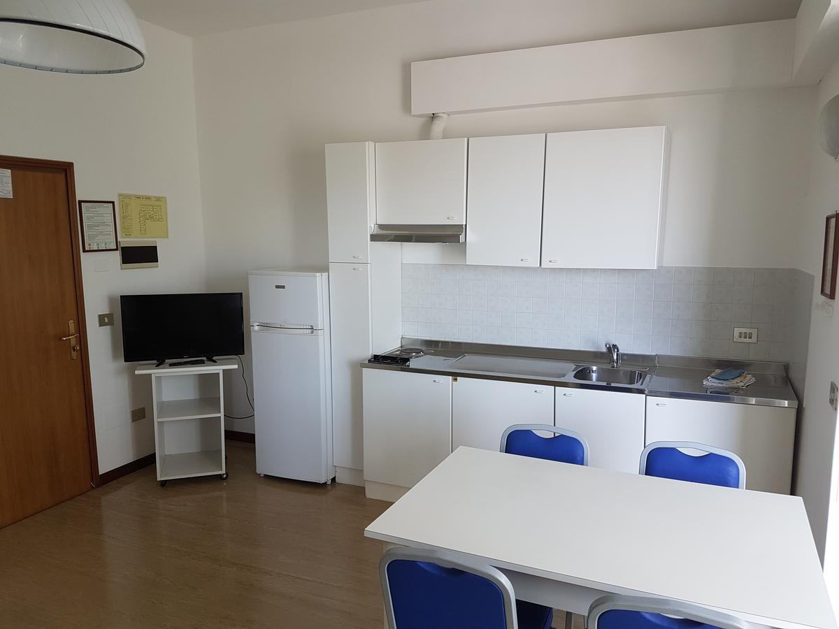 Hotel Residence Adriana Cesenatico Exterior photo